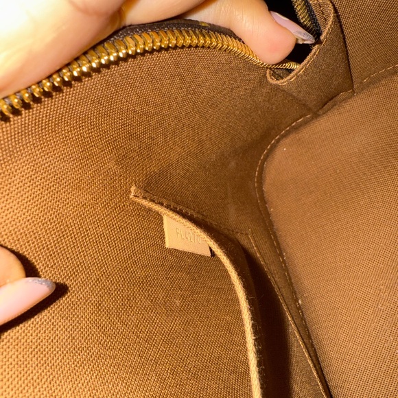 Louis Vuitton Alma BB - Picture 15 of 16